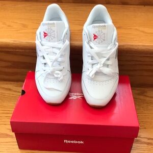 NEW in Box Reebok Women White Classic Leather Sneakers